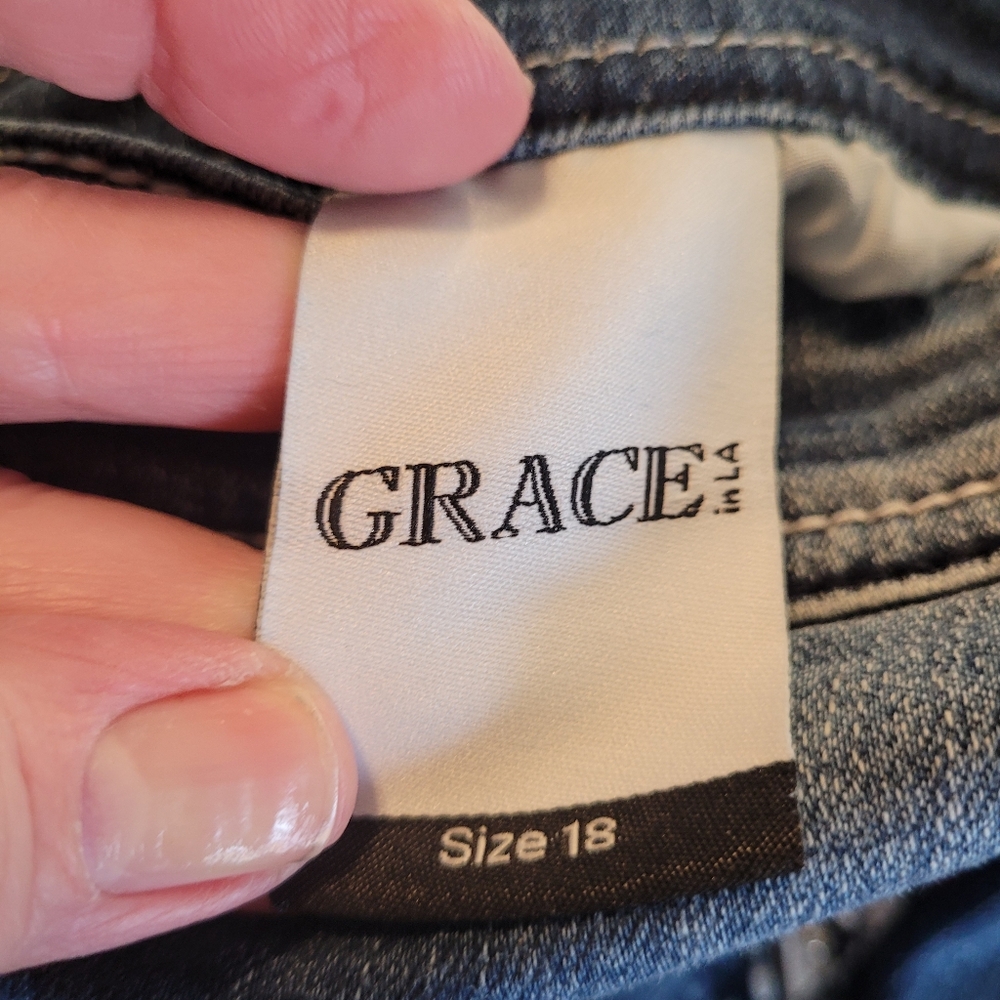 Grace in LA embellished denim P Short - 18.          F60 - Picture 10 of 12